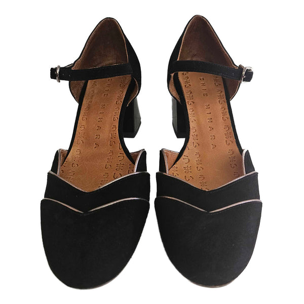 Chie Mihara, Gvini, Riemchen-Pumps in Schwarz