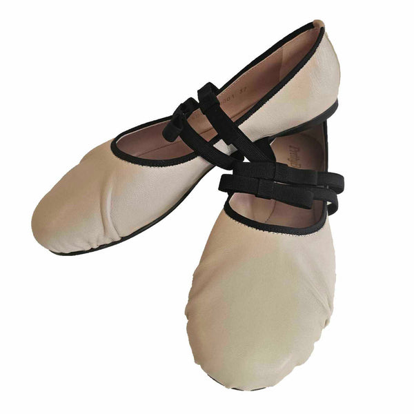 Pretty Ballerina, runder Ballerina in Creme mit schwarzer Paspelierung