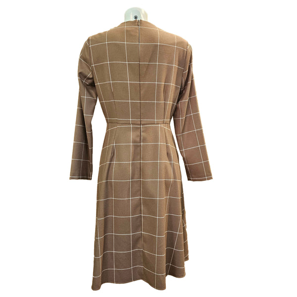 Vicario Cinque, Adilaide, Ausgestelltes Kleid in Cognac